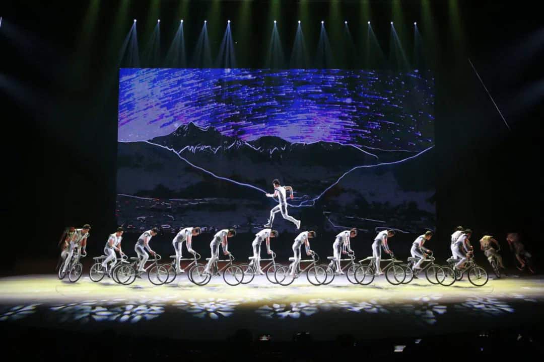 Peak of Mastery Acrobatics – Beijing Must-See Residency Show